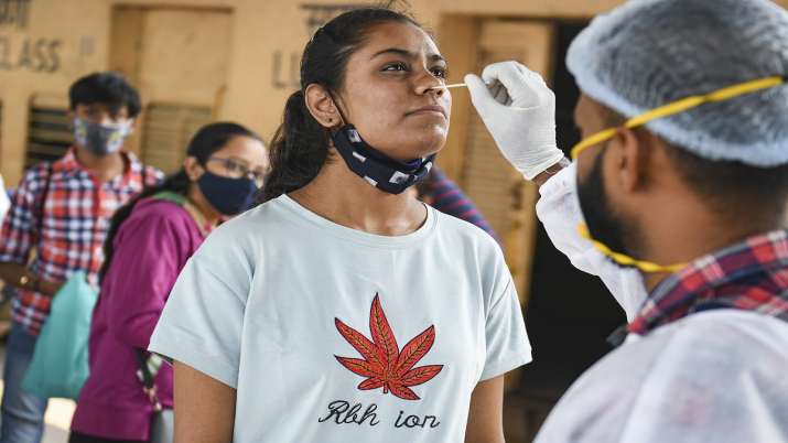 India kasus baru Covid-19 penghitungan kematian omciron vairant kementerian kesehatan kasus coronavirus india gelombang ketiga