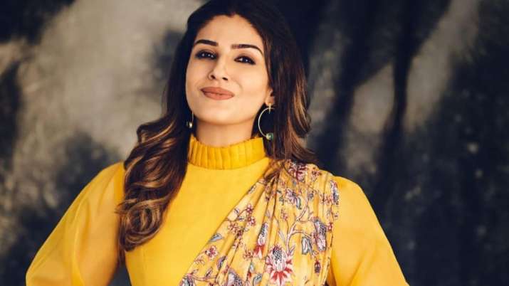 Raveena Tandon shuts down Twitter user who trolled her for Himachali accent in Aranyak