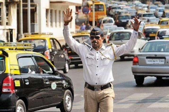 Maharashtra menerapkan Undang-Undang Kendaraan Bermotor;  menaikkan biaya peracikan untuk pelanggaran lalu lintas 1 Desember