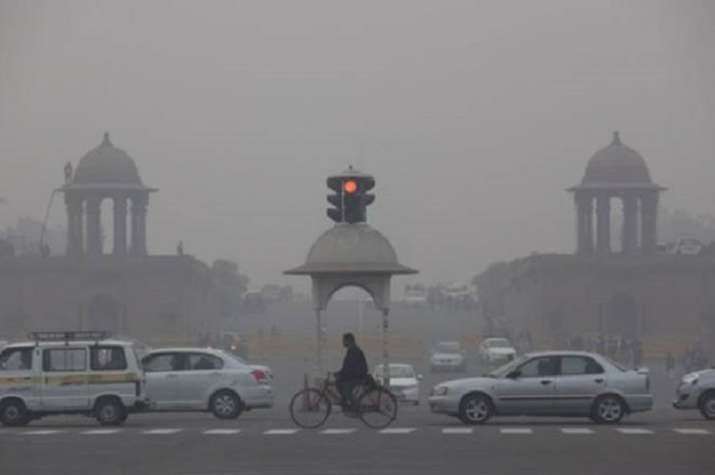 Delhi’s air quality remains in ‘very poor’ category; city likely to receive light rain till evening