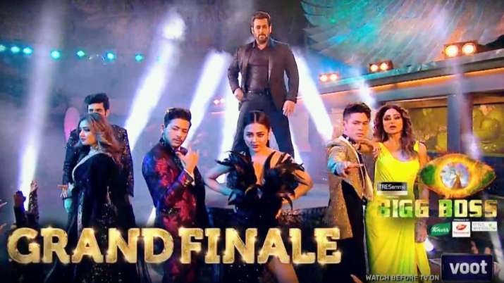 Bigg Boss 15 Finale LIVE: Tejasswi Prakash lifts trophy, Pratik Sehajpal becomes first Salman Khan show | Tv News – India TV