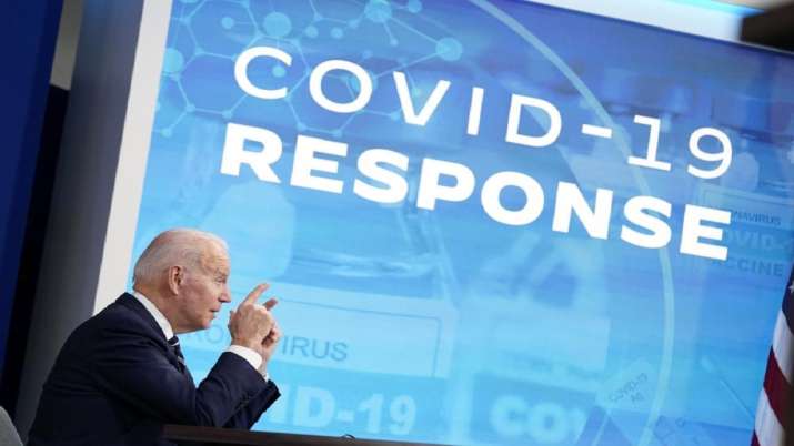 Joe Biden menggandakan tes COVID gratis, menambahkan masker untuk melawan varian omicron