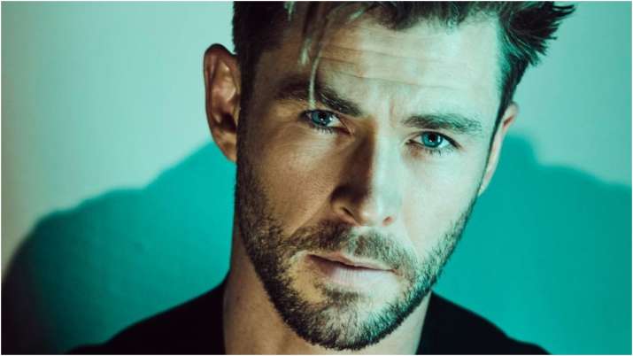 ‘Thor’ Chris Hemsworth menunjukkan rencana latihan tanpa peralatan untuk tubuh yang robek