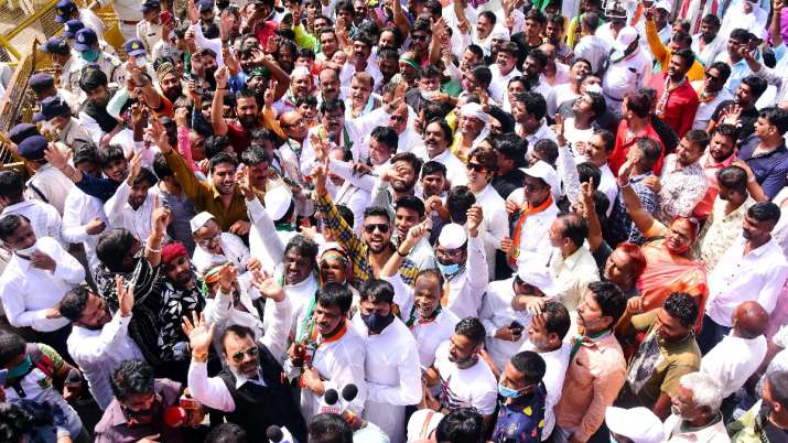 Chhattisgarh menjadi negara bagian pertama yang melarang rapat umum dan prosesi pemilu