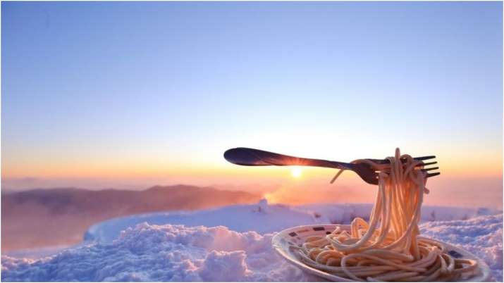 Spaghetti and fork freeze mid-air in US due to extreme cold, photo goes viral