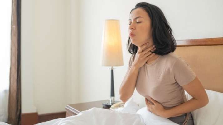Omicron affects throat Food items to eat NOT to eat relief from sore throat latest health news - Vimarsana News