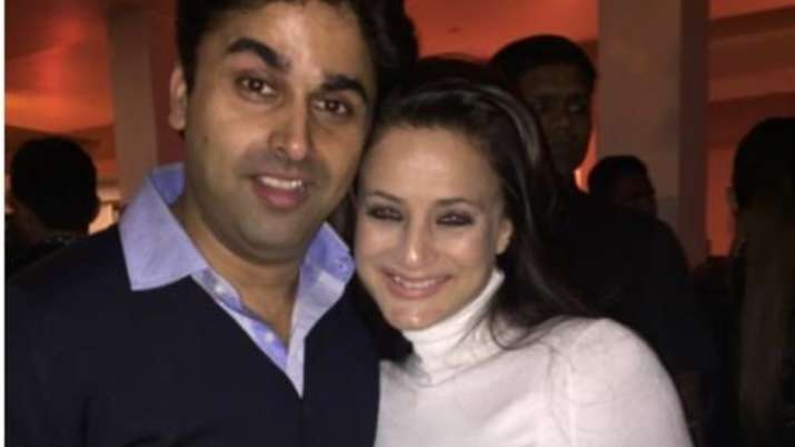 Apakah Ameesha Patel berkencan dengan Faisal Patel?  Aktris bereaksi setelah yang terakhir melamarnya di Twitter