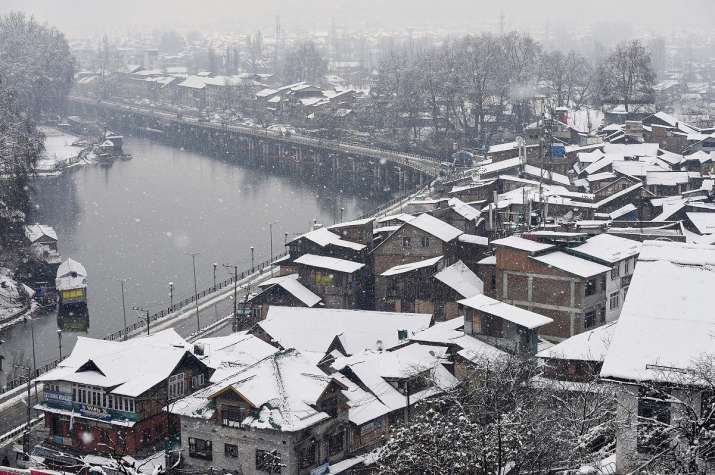 Snowfall flights canceled in Srinagar