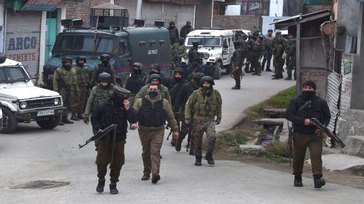 Kashmir Kulgam bertemu pasukan keamanan Biarkan teroris terbunuh