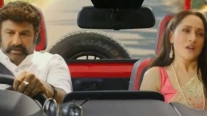 Traffic Police use Nandamuri Balakrishna-Pragya Jaiswal's 'Akhanda' scene to drive home message on seat belts - Vimarsana News