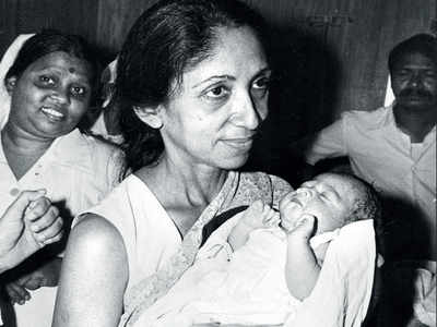India Tv - Dr Indira Hinduja with first test tube baby 