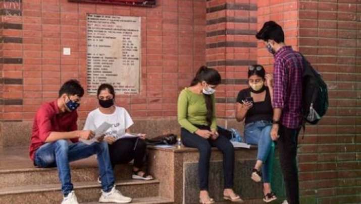 Delhi University offline online classes hybrid mode DU first year students petition Miranda House Hansraj College - Vimarsana News