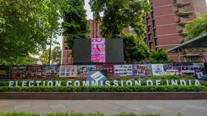 Election Commission restores maximum number of star campaigners as Covid cases drop