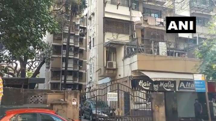 ED officials visit the residence of Dawood Ibrahim's sister