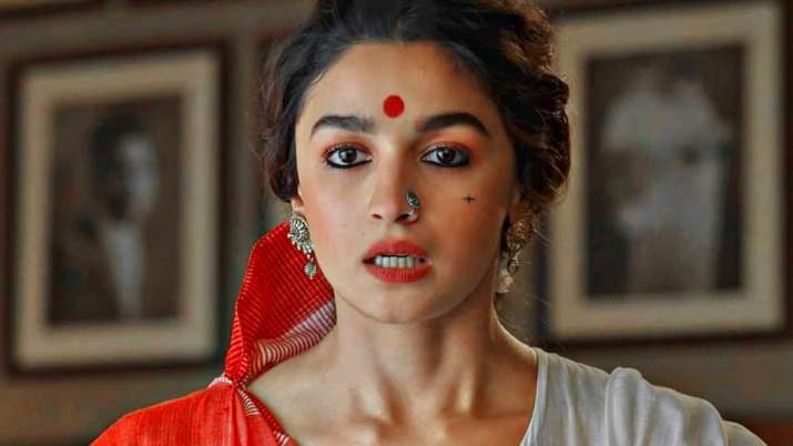 715px x 402px - Gangubai Kathiawadi Review: Alia Bhatt gives tongue to society's hypocrisy,  ostracism of sex workers