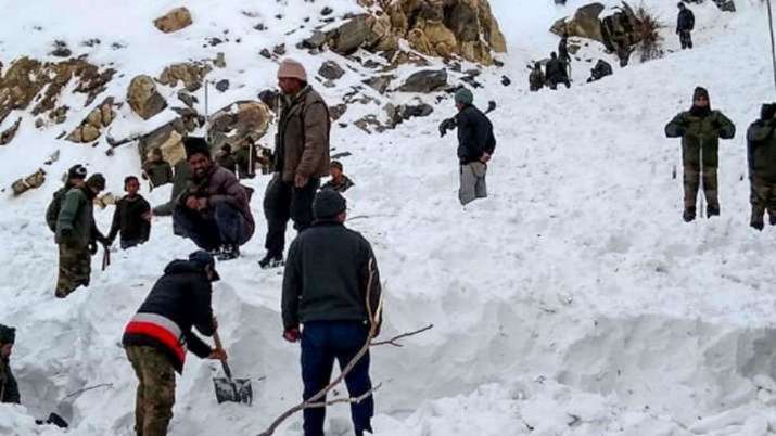 J&K: Amid heavy snowfall, six persons reported missing