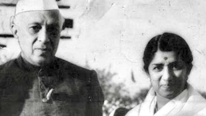 Lata Mangeshkar rendition Ae Mere Watan Ke Logon left Jawaharlal Nehru in  eyes video patriotic songs | Celebrities News – India TV