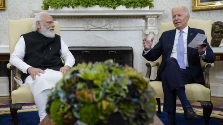 PM Narendra Modi (L) and US President Joe Biden (R).