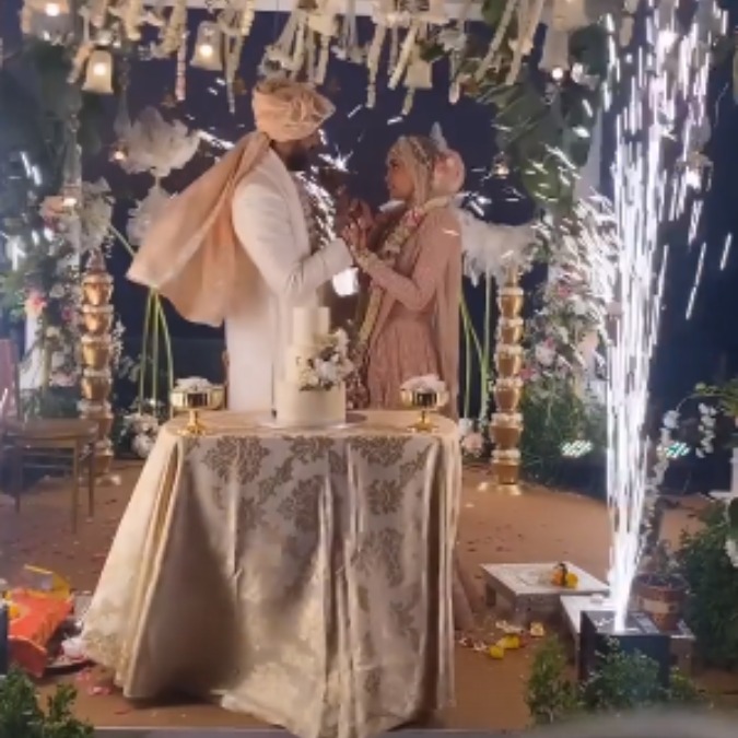 India Tv - Karishma Tanna, Varun Bangera wedding pics