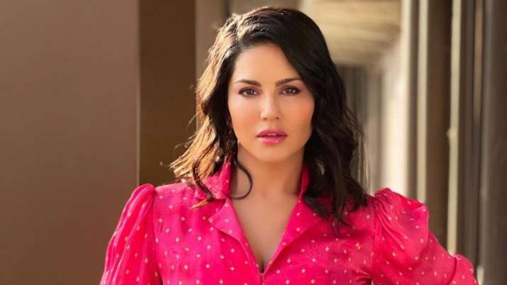 Sunny Leone claims identity theft, alleges her PAN card used for loan fraud - Vimarsana News