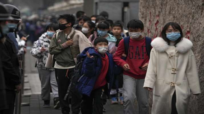 Shanghai's 'Zero Covid' strategy bars people from leaving homes, tests economic stability - Vimarsana News