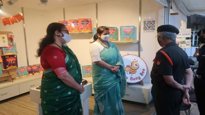 India Tv - General MM Naravane, the Chief of Army Staff visited the exhibition of artists and entrepreneurs organized by the Army Wives Welfare Association (AWWA) at DLF Promenade Mall, Vasant Kunj, New Delhi 