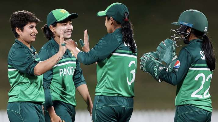 Piala Dunia Wanita ICC 2022: Pakistan mengejutkan Hindia Barat dengan 8 gawang dalam pertandingan yang dilanda hujan untuk mencatat kemenangan pertama