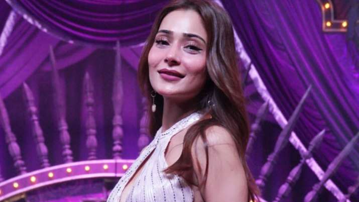 Sara Khan