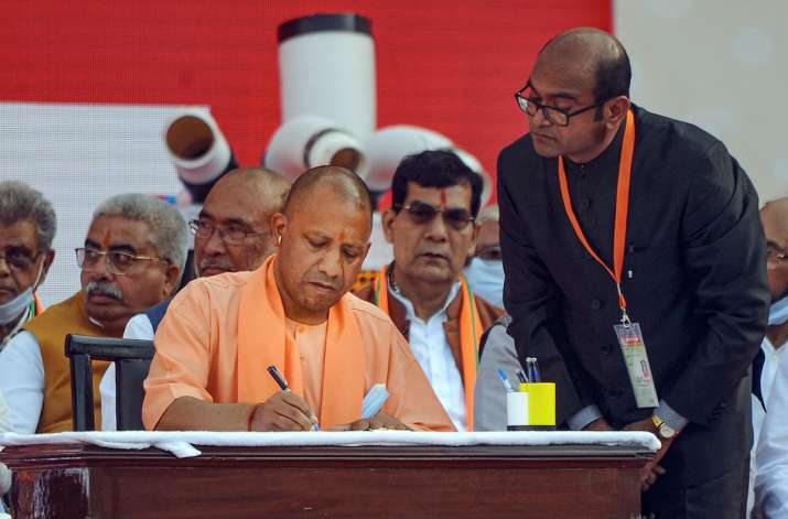 Yogi Adityanath mengadakan rapat kabinet pertama di Lucknow