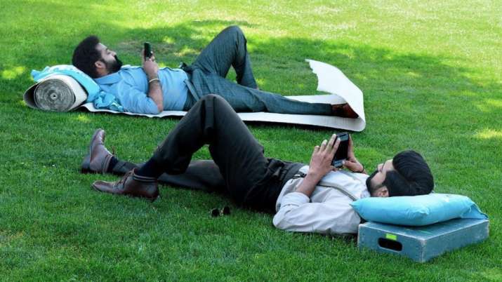 Jr NTR and Ram Charan chillax between shots on 'RRR' shoot, see BTS pic - Vimarsana News