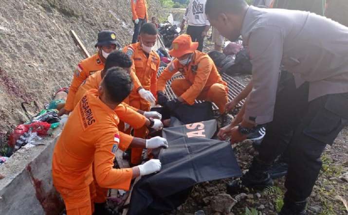 17 tewas dalam kecelakaan truk kelebihan muatan di Papua Barat Indonesia