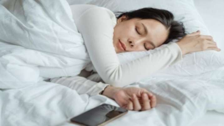 7 jam tidur optimal di usia paruh baya: Studi