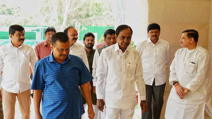 'We would die but...': KCR in Chandigarh with Kejriwal, eyeing front against BJP for 2024 polls