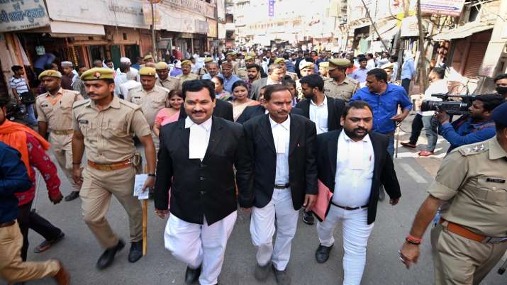 Court team visits Gyanvapi Mosque-Shringar Gauri temple complex, fails to do survey | 10 points - Vimarsana News