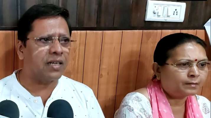 'Grandchild within a year or Rs 5 crore': Broke parents move court against son & daughter-in-law - Vimarsana News