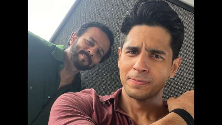 Sidharth Malhotra gets bruises while filming for action sequences with Rohit Shetty
