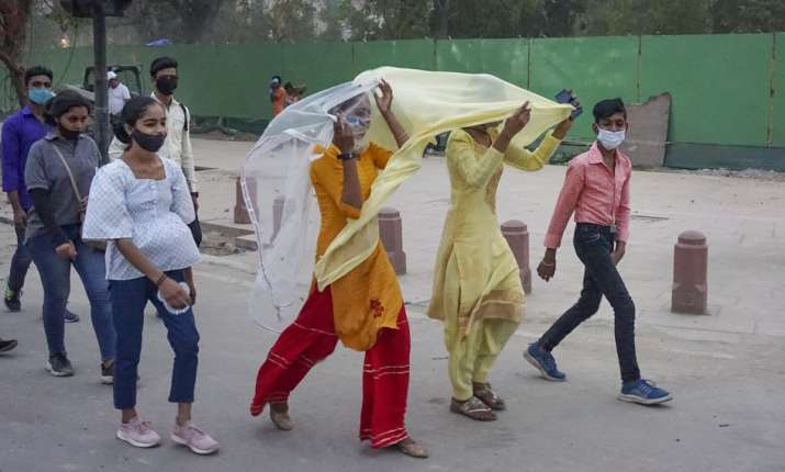 Delhi likely to witness party cloudy sky, light rain today; temp to shoot up to 41° C