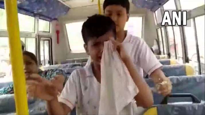 Agnipath scheme protests: Child weeps as school bus gets stuck at blockade in Bihar's Darbhanga - Vimarsana News