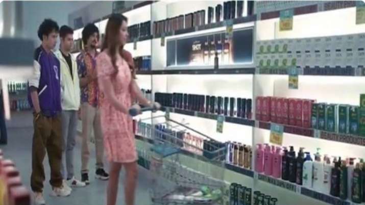 Perfume ad promoting rape culture slammed by Priyanka Chopra Farhan Akhtar celebs Twitterati - Vimarsana News