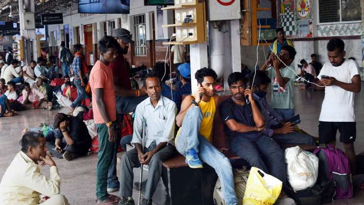 Agnipath row: Bihar halts train services from 8 pm tonight amid violent protests