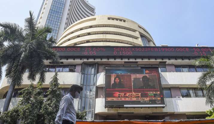 Markets extend losses for second day to end in red, Nifty below 16,550