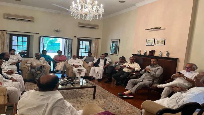 Sharad Pawar's opposition meeting held in Delhi