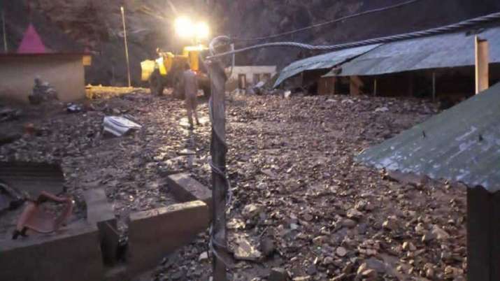 Himachal Pradesh hujan badai Kinnaur badai petir Jalan perbatasan India Tibet ditutup