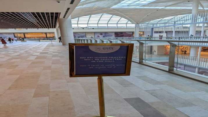 Lulu Mall put up a notice saying no religious prayers