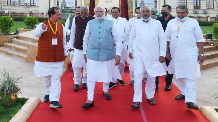 Prime Minister Narendra Modi with Bihar Governor Fagu