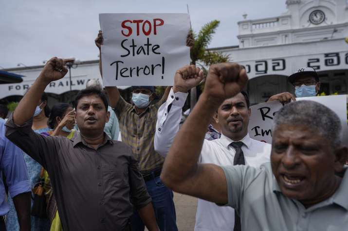Pengunjuk rasa anti-pemerintah Sri Lanka mengatakan akan menentang perintah untuk mengosongkan lokasi protes utama dan daerah sekitarnya