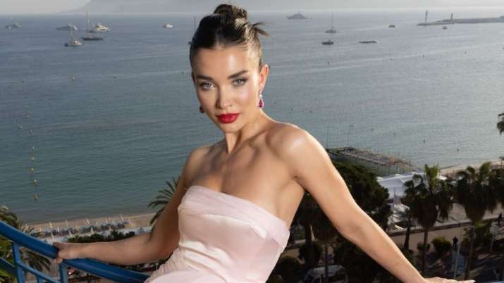 Amy Jackson furious over slaughter of 100 dolphins on Faroe islands, posts gruesome pics for awareness - Vimarsana News