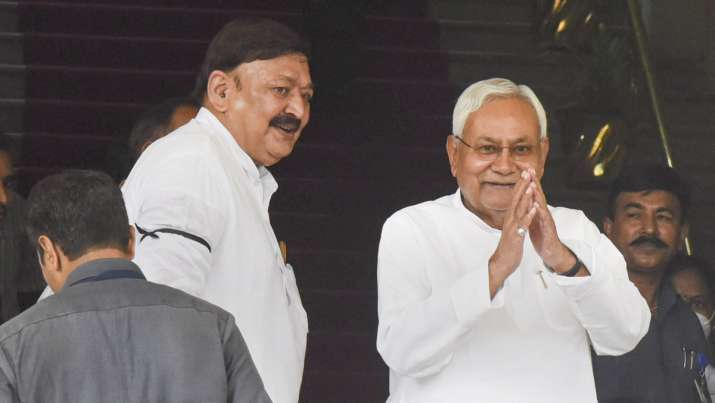 Tension in JD(U)-BJP alliance? Bihar CM Nitish Kumar calls key meeting, Congress MLAs to reach Patna