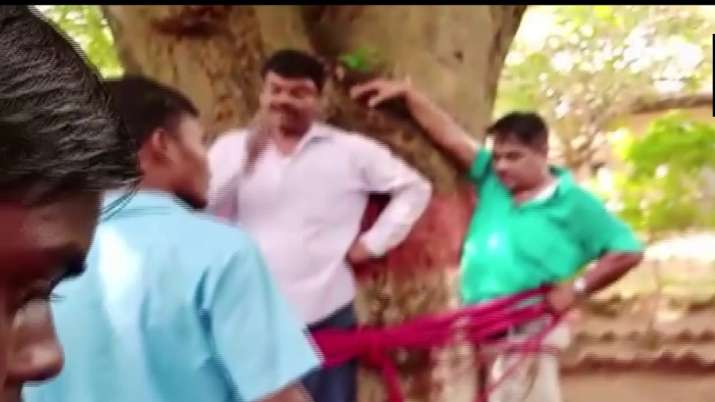Jharkhand: Students tie teachers to trees, beat them up for giving fewer marks - Vimarsana News