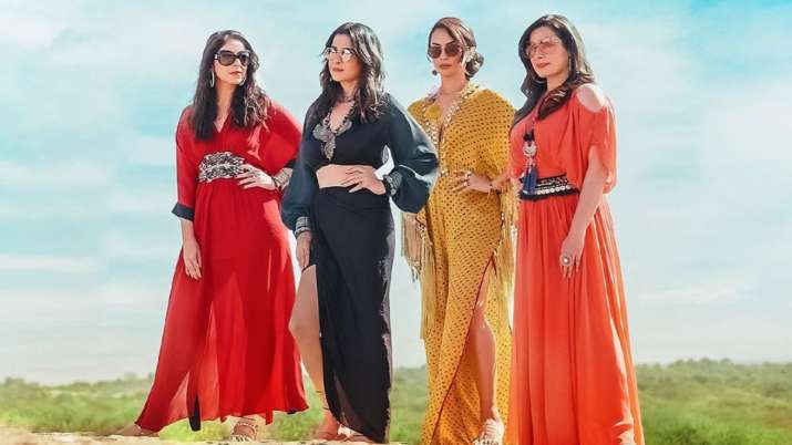 The Fabulous Lives of Bollywood Wives Season 2 first poster out; know when and where to watch show